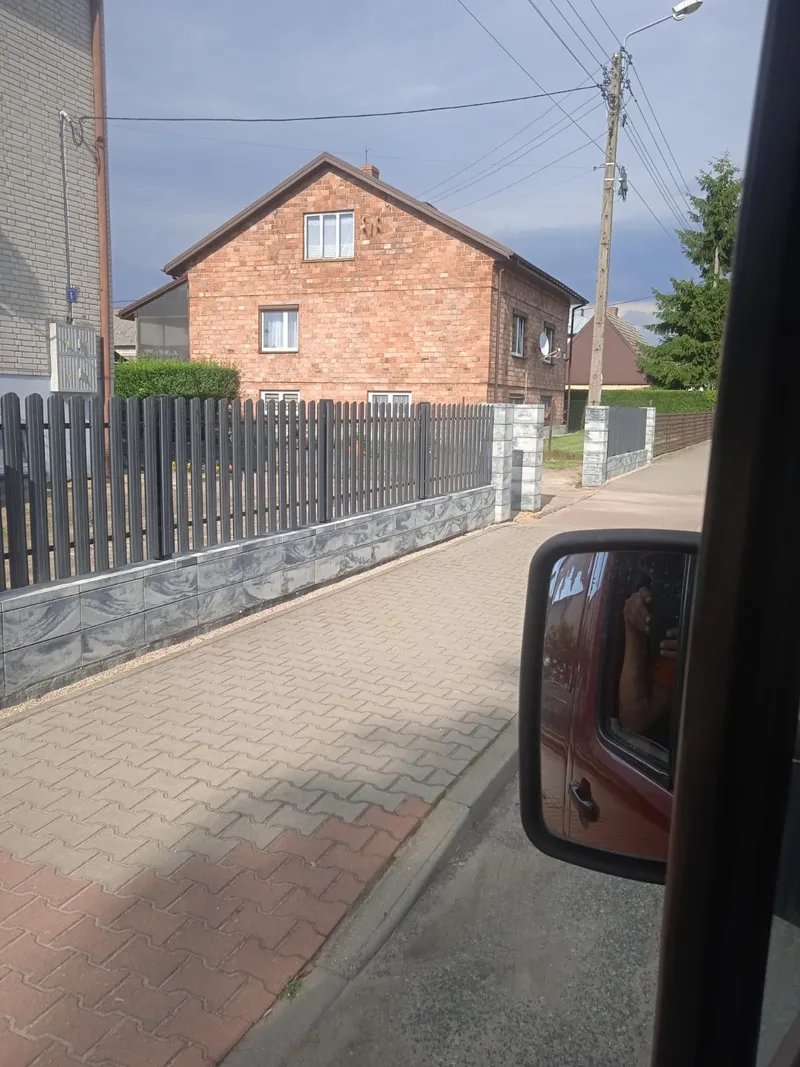Ogrodzenie balustradowe grafitowe z podmurówką betonową – New Time Wieluń i okolice